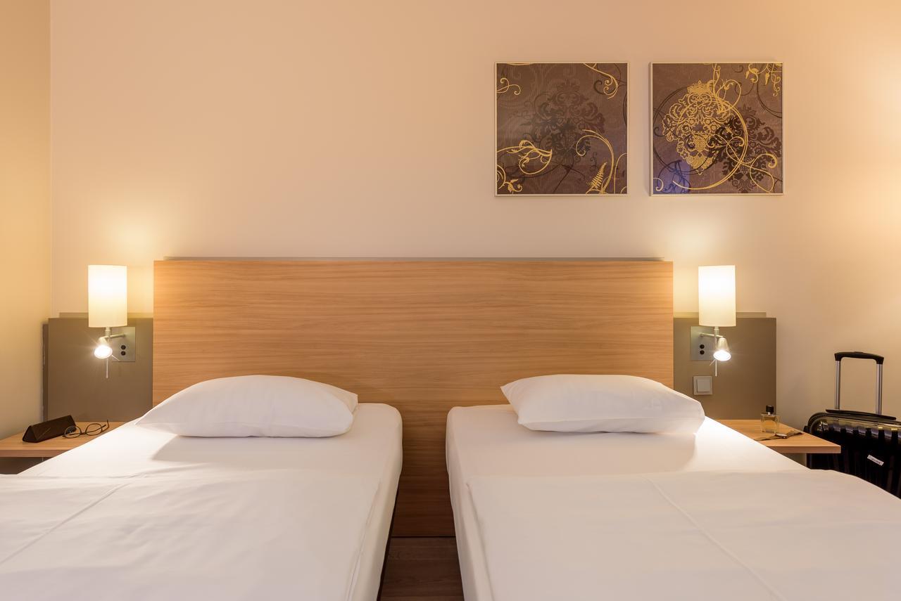 Fuerther Hotel Mercure Nuernberg West Exterior photo